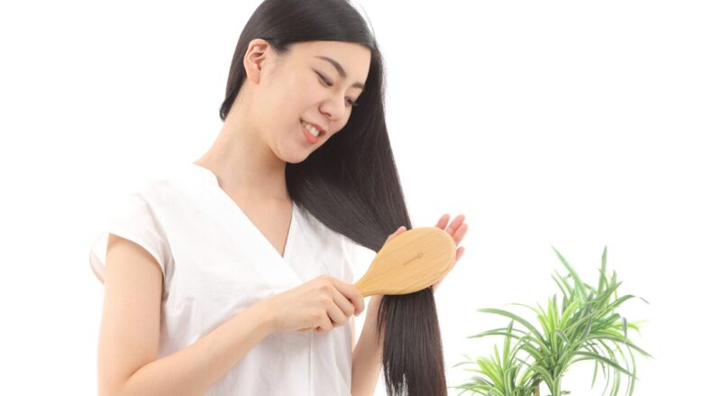 髪と自然にやさしく寄り添う、feeveraの天然竹素材