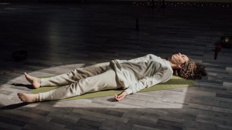 枕なしで眠るのは本当に大丈夫?