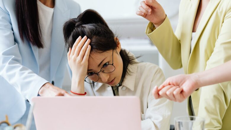 なぜ日本の社会は生きづらい世の中になりやすいのか